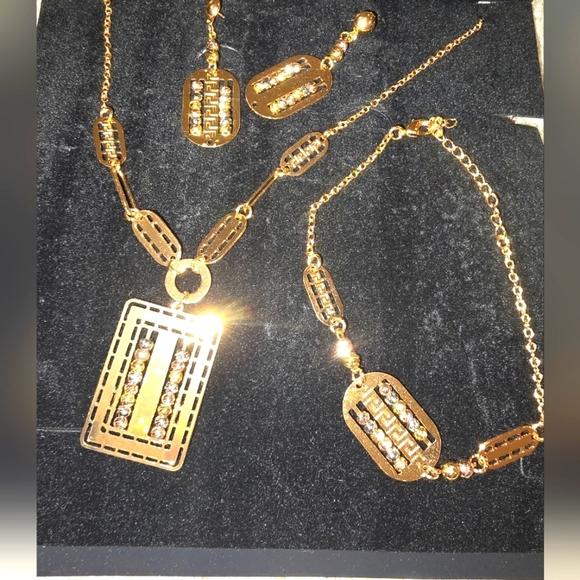 21kgp Dubai Elegant Gold Jewelry Set - Picture 1 of 5